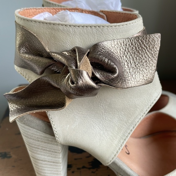 Hispanitas High Heel Shoes Open Toe with Bow Size EU 37 US 6.5 Ivory Beige - Picture 2 of 15